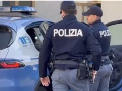 Ruba 9 bottiglie di whisky, scappa ma viene bloccato e arrestato