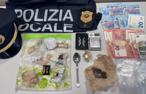 Pusher appena maggiorenne trovato con cocaina e hashish