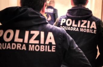 Trova un portafoglio e ricatta la vittima: arrestato un pusher bresciano