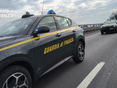 Truffe alle anziane, blitz della Finanza anche a Brescia: 10 indagati