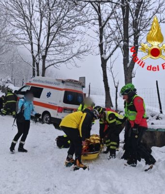 Si infortuna sul sentiero a Vezza, 37enne trasportato a valle