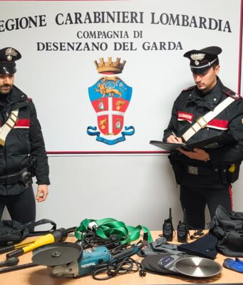 Sperona l’auto dei carabinieri, tenta la fuga ma viene arrestato