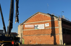 È una giornata storica: inizia la demolizione della Caffaro