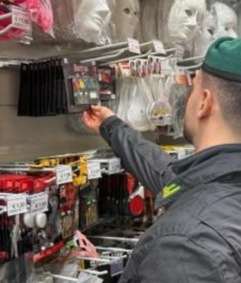 Carnevale sicuro, la GdF sequestra quasi 700 mila articoli