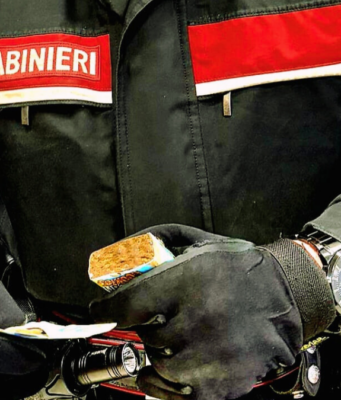 Detenzione di droga e resistenza a pubblico ufficiale: arrestato