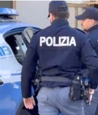 Furto all’Esselunga: scoperto con alcolici nascosti in borsa