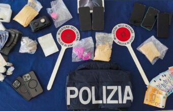 Pacchi di droga dall’Olanda: tre arresti e 3mila dosi sequestrate