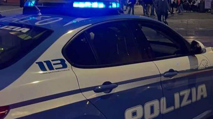 Scoperto a rubare alla Coin, aggredisce il vigilante e tenta la fuga