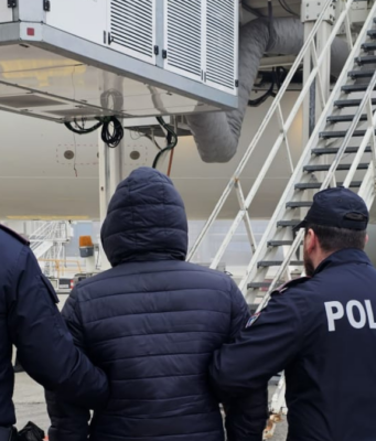 Espulsioni e revoche: 27 rimpatriati, 327 permessi annullati