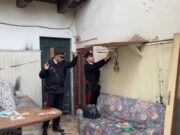 Occupano abusivamente un appartamento, arrivano i Carabinieri