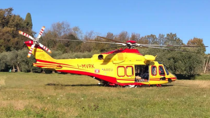 Escavatore si ribalta sui Ronchi morto un operaio di 58 anni