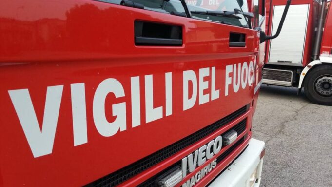 Esplosione in armeria, uomo soccorso in arresto cardiocircolatorio