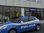 Tenta il furto e aggredisce la vigilanza: arrestato 31enne bresciano