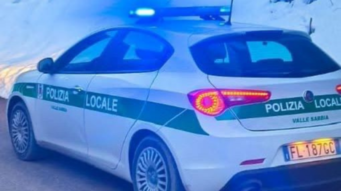 Guida senza patente su un’auto intestata a un defunto denunciato