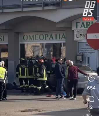 Ghedi, perde il controllo dell’auto e si schianta contro la vetrina