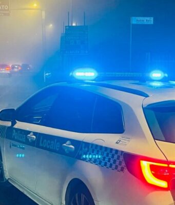 In auto con merce di lusso sospetta: denunciati per ricettazione