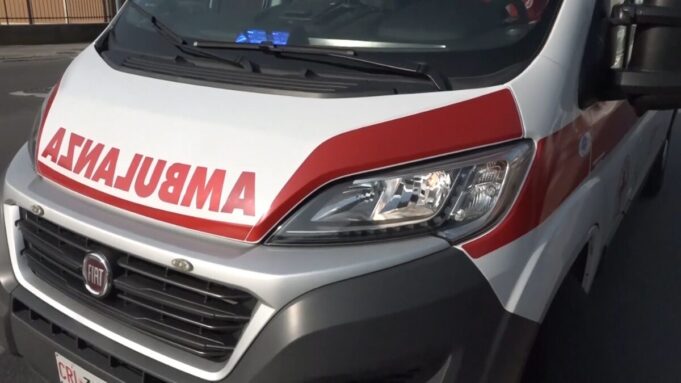 Incidente sul lavoro, operaio cade da un ponteggio è grave