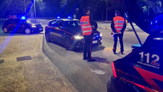Maxi controlli nella notte 85 persone identificate e 43 auto fermate