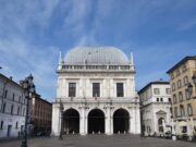 Palazzo Loggia s’illumina di giallo per far luce sull’endometriosi