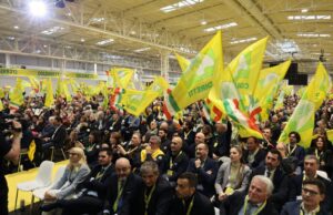 Prezzi sottocosto e rincari, protesta Coldiretti davanti al Pirellone