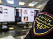 Si fingono il direttore della Polizia Postale e le svuotano il conto