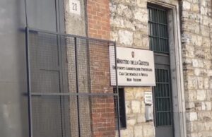 Agente aggredito da un detenuto, la denuncia del sindacato