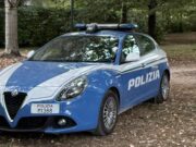 Agguato al parco: aspetta l’ex e la picchia con calci e pugni