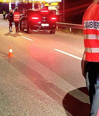 Rezzato: 24enne arrestato con cocaina, 33 patenti ritirate