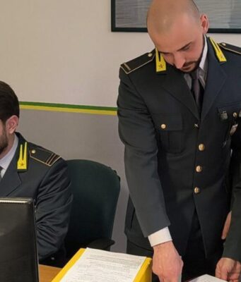 Idraulici disonesti truffavano anziani e disabili, anche con minacce
