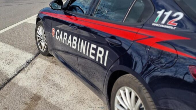 Fuga folle in contromano sulla provinciale con un furgone rubato