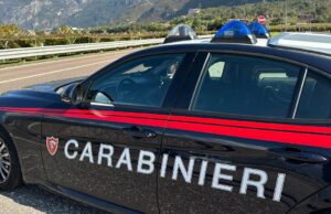 Furto al supermercato finisce in rapina: ladri bloccati in fuga
