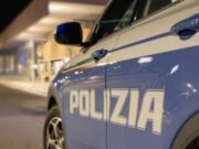 Senza biglietto, prende a schiaffi la controllora e fugge: arrestato