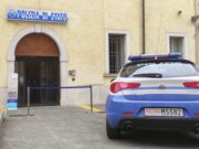 Ruba al Tigotà, poi torna e aggredisce una cassiera: arrestato