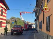 Cossirano, incendio sul tetto di una palazzina: nessun ferito