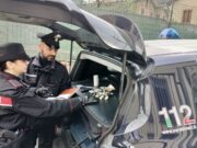 Fermato al posto di blocco: nascondeva droga in auto e in casa