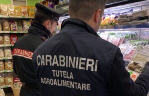 Blitz in un market etnico: sequestrati 670 chili di cibo