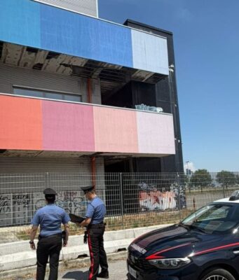 23enne salvata dai Carabinieri sul tetto dell’ex Orceana Park