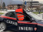Bienno, si ribaltano nell’auto rubata: denunciati due uomini
