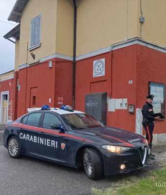 Rissa sul treno Edolo-Brescia: otto giovani denunciati