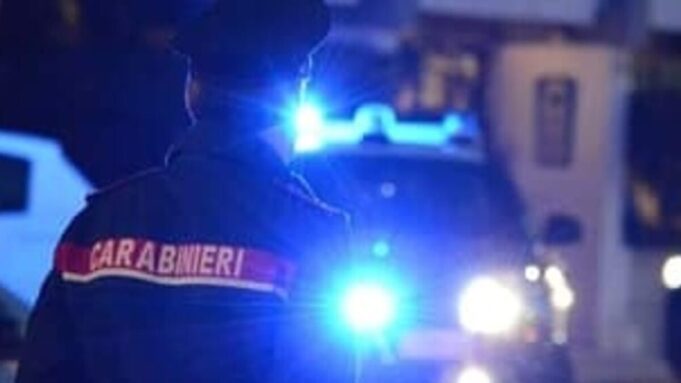 Chiari, 19enne ubriaco in pronto soccorso aggredisce i carabinieri
