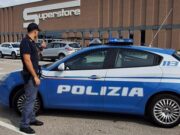 Doppio furto in poche ore all’Esselunga di via Milano, arrestato