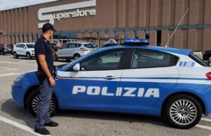 Doppio furto in poche ore all’Esselunga di via Milano, arrestato