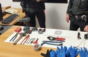 55enne ricercato, in auto aveva arnesi da scasso. Arrestato