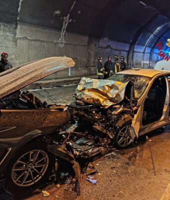 Drammatico scontro in galleria a Breno, 2 morti