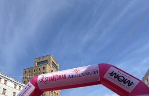 StraWoman, piazza Vittoria si colora di rosa
