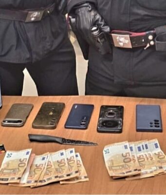 Incontro tramite social finisce in rapina ed estorsione, quattro arresti