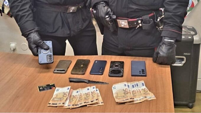 Incontro tramite social finisce in rapina ed estorsione, quattro arresti