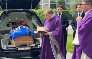 L’ultimo saluto a Beccalossi in diretta dalla Chiesa di San Polo