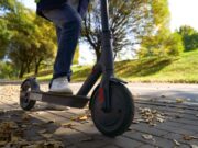 Monopattini elettrici, le nuove regole: targa, multe e assicurazione