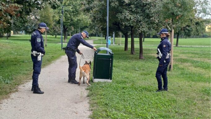 Strade isolate e nascondigli segreti, così riforniva un pusher in città
